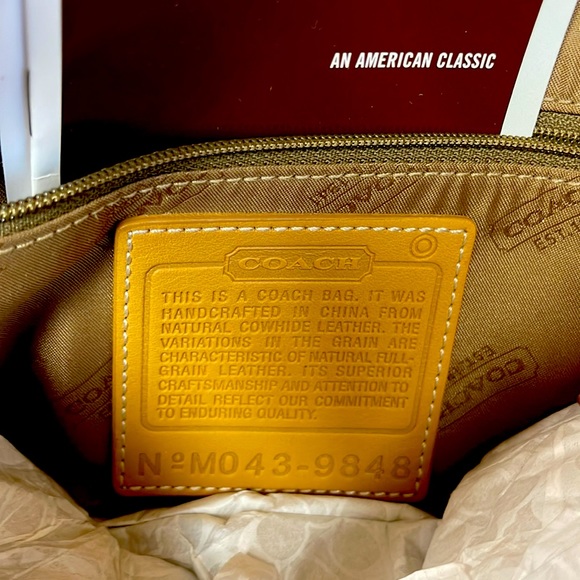 Coach Bag NWOT. Bag is Nude/Beige in color - Picture 4 of 4